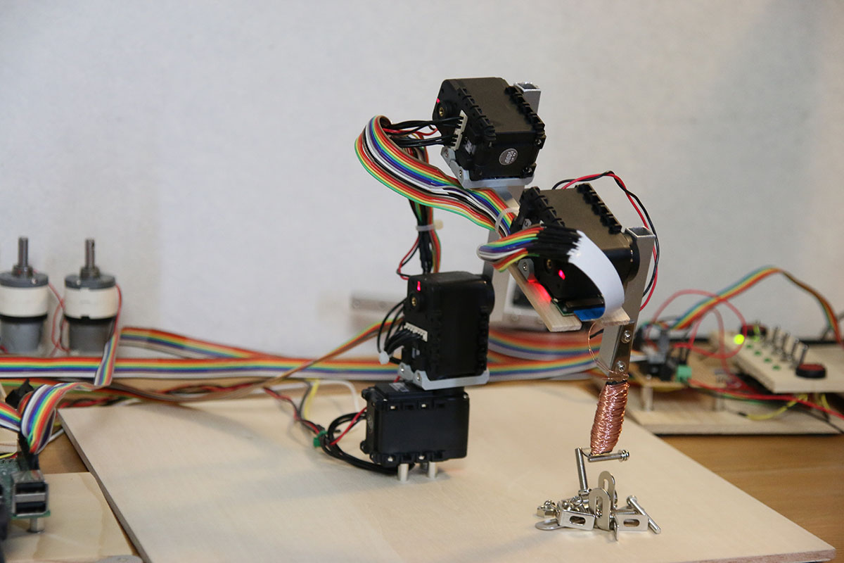 Raspberry Pi Desktop Robot Arm – RPKK